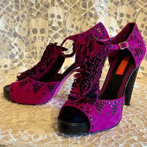 Betsy Johnson Y2K Fuchsia Suede 5 Inch Heels. Women’s Size:9.